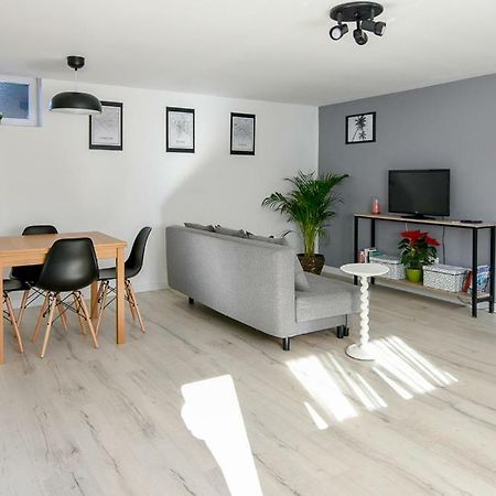 Apartamento Turistico En ブルネテ エクステリア 写真