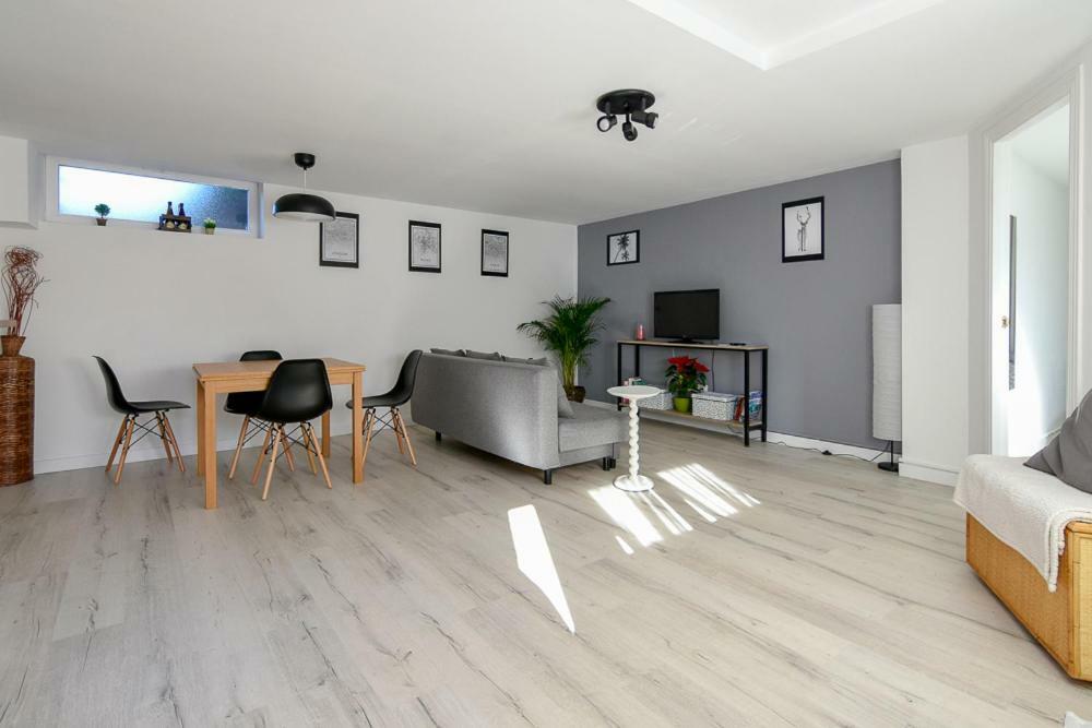 Apartamento Turistico En ブルネテ エクステリア 写真